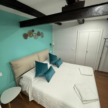 La Maison Toledo بيت ضيافة 4*